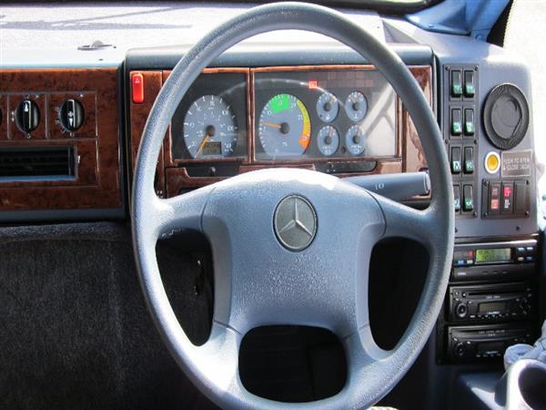 2006 MERCEDES BENZ Cheetah 33 seat coach 2006 MERCEDES BENZ Cheetah 33 seat coach