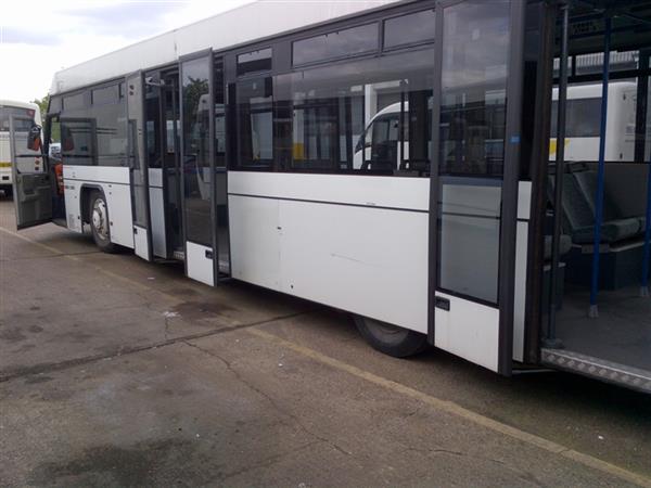 2004 Cobus 2700S Airport Bus 2004 Cobus 2700S Airport Bus