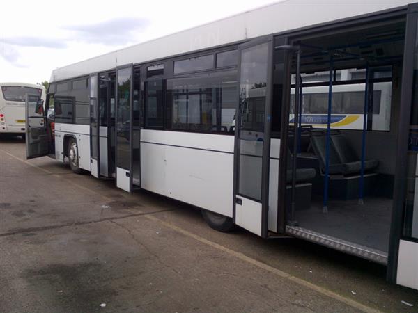 2004 Cobus 2700S Airport Bus 2004 Cobus 2700S Airport Bus