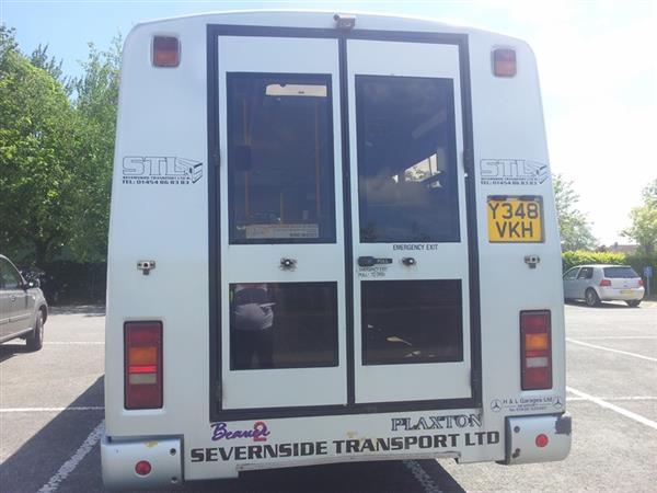 2001 Mercedes 814 Beaver 19 Seat Service bus 2001 Mercedes 814 Beaver 19 Seat Service bus