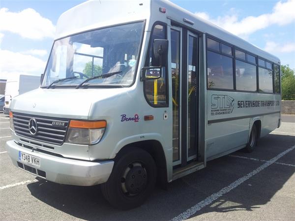 2001 Mercedes 814 Beaver 19 Seat Service bus 2001 Mercedes 814 Beaver 19 Seat Service bus