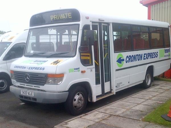 MERCEDES VARIO Automatic 20 seat coach with taillift