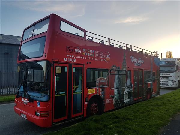 2001 Volvo open top sightseeing bus 2001 Volvo open top sightseeing bus