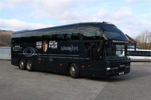 2003 TEAM COACH NEOPLAN STARLINER MINT 2003 TEAM COACH NEOPLAN STARLINER MINT