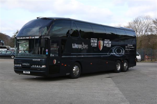 2003 TEAM COACH NEOPLAN STARLINER MINT 2003 TEAM COACH NEOPLAN STARLINER MINT