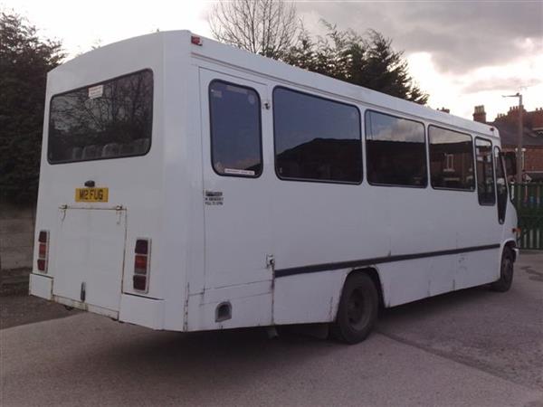 1995 Mercedes 711D Mini Bus - 25 Seats 1995 Mercedes 711D Mini Bus - 25 Seats