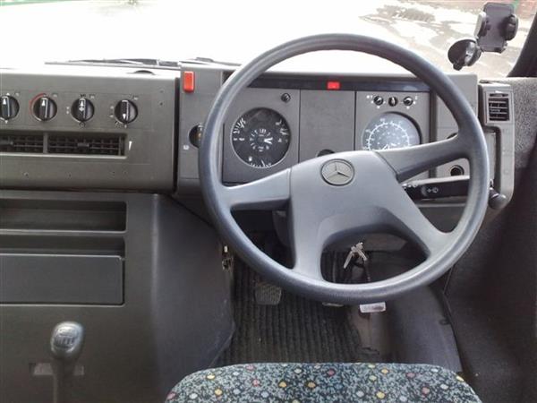 1995 Mercedes 711D Mini Bus - 25 Seats 1995 Mercedes 711D Mini Bus - 25 Seats