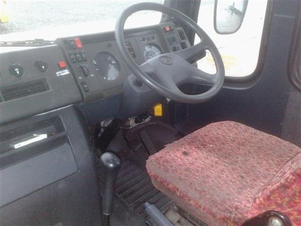 1995 Mercedes 709D - 27 Seats 1995 Mercedes 709D - 27 Seats