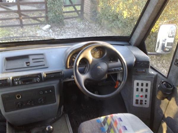 2000 LDV Convoy 16 Seats Accessible 2000 LDV Convoy 16 Seats Accessible
