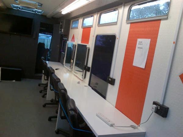 Vehicle Details: 2003 Daf. Accessible Mobile Office LEZ compliant ...