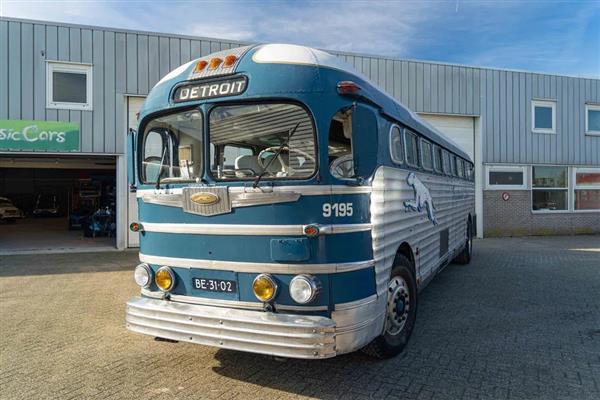 1948 Greyhound Silversides bus