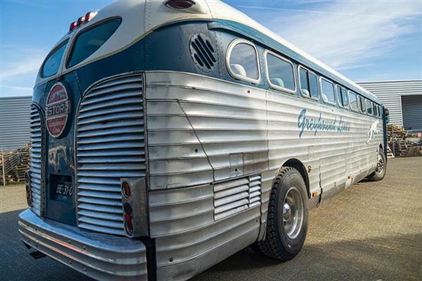 1948 Greyhound Silversides bus
