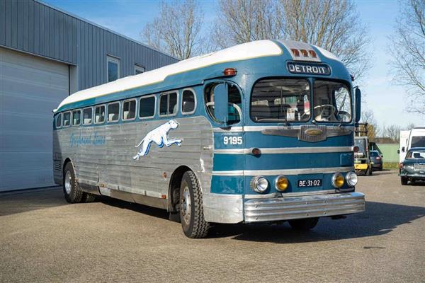 1948 Greyhound Silversides bus