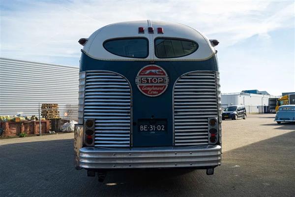 1948 Greyhound Silversides bus