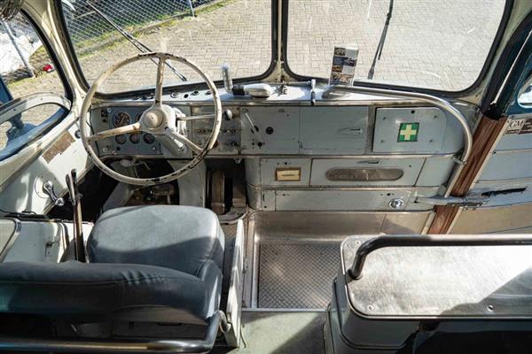 1948 Greyhound Silversides bus