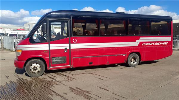 2006 Mercedes vario 33 seat coach 2006 Mercedes vario 33 seat coach