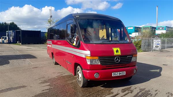 2006 Mercedes vario 33 seat coach 2006 Mercedes vario 33 seat coach